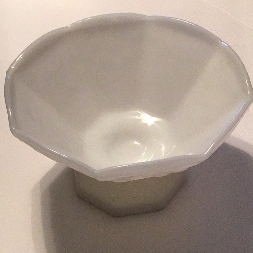Beautiful Vintage White Grape Pattern Milk Glass Pedestal Fruit Bowl